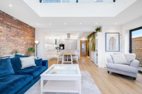 Bright 6 bedroom 3 bath house ideal for Pinewood Studios